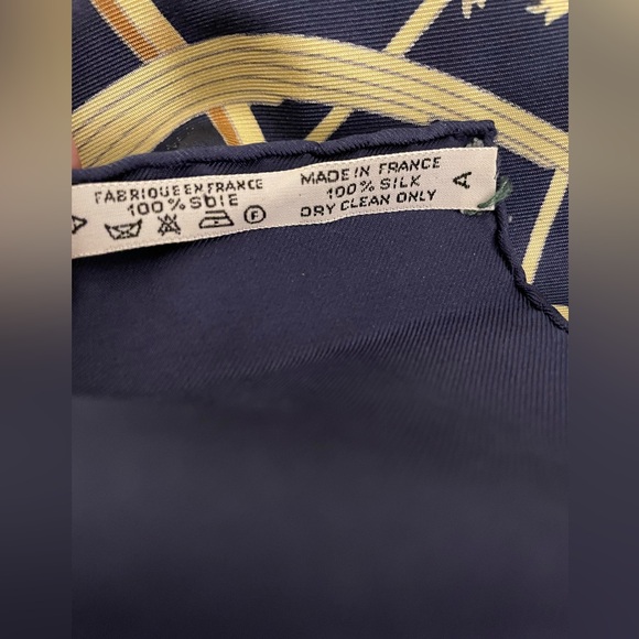 Hermes Springs  scarf - Picture 7 of 8